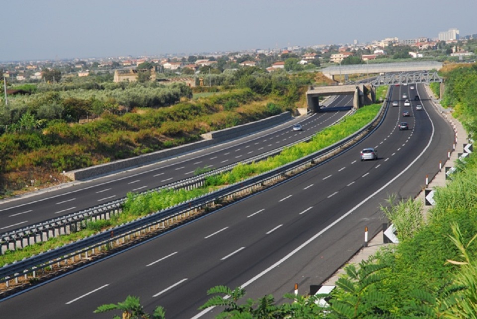 Indian highways: Hurdles and prospects